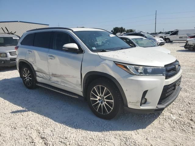 2017 Toyota Highlander SE