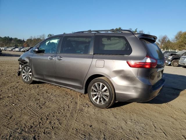 2020 Toyota Sienna XLE