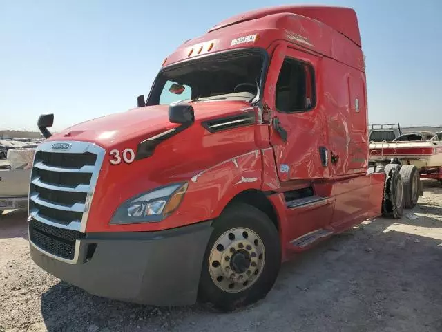 2021 Freightliner Cascadia 126