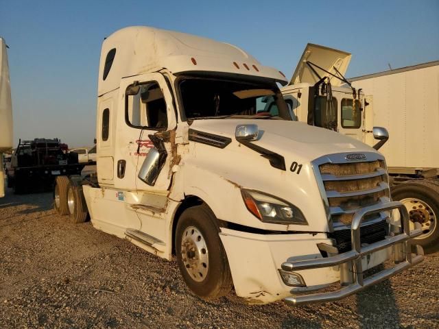 2019 Freightliner Cascadia 126