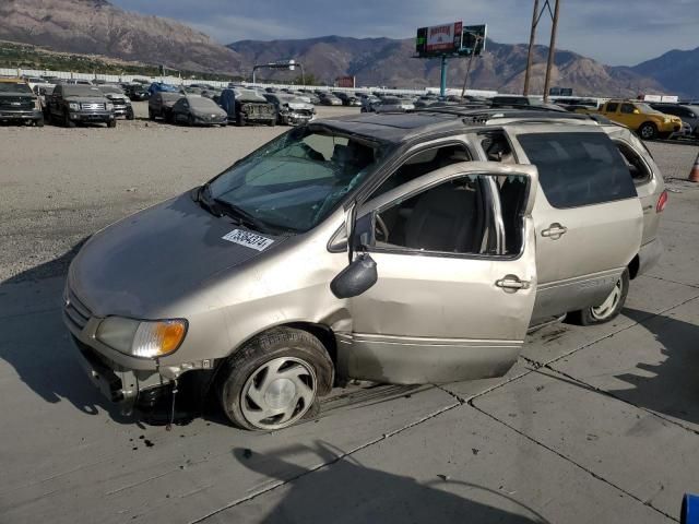 2002 Toyota Sienna LE