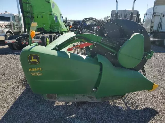 2017 John Deere 635FD