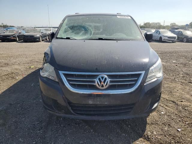 2011 Volkswagen Routan SE