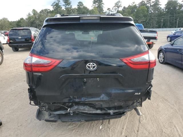 2020 Toyota Sienna XLE