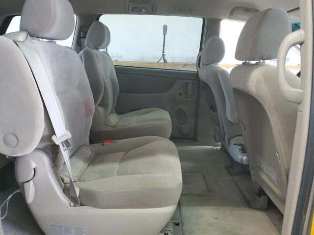 2007 Toyota Sienna CE