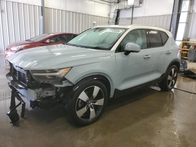 2019 Volvo XC40 T5 Momentum