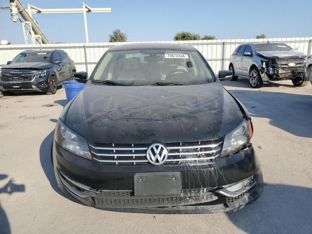 2013 Volkswagen Passat SEL