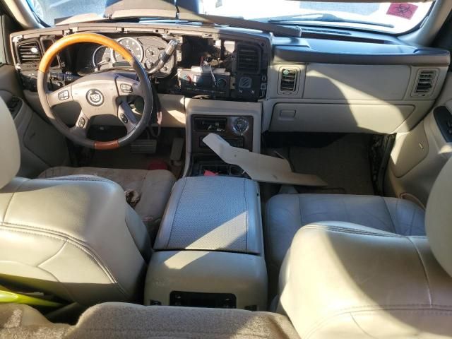 2004 Cadillac Escalade Luxury