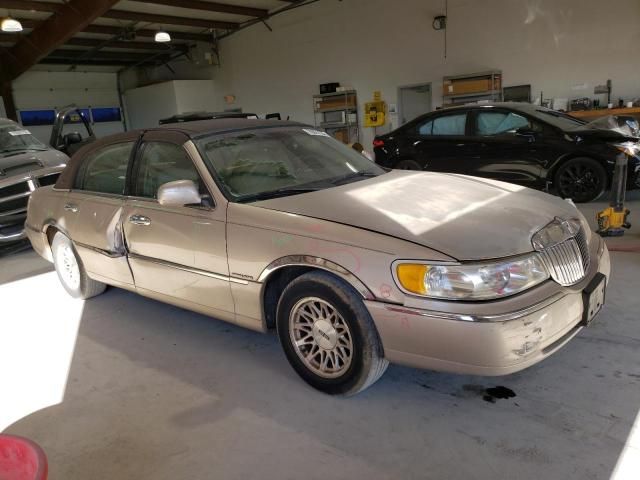 1998 Lincoln Town Car Signature