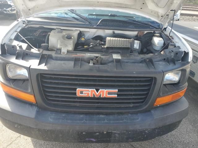 2005 GMC Savana Cutaway G3500