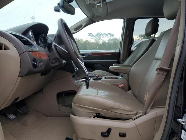 2014 Chrysler Town & Country Touring L