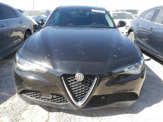 2021 Alfa Romeo Giulia Sport