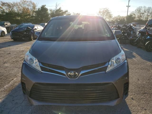 2019 Toyota Sienna LE