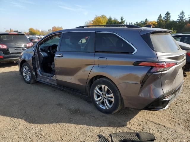 2021 Toyota Sienna LE