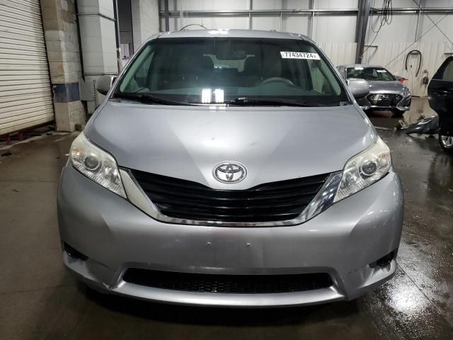 2013 Toyota Sienna LE