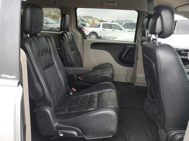 2012 Chrysler Town & Country Touring