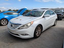 Carros salvage a la venta en subasta: 2013 Hyundai Sonata GLS