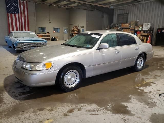 1999 Lincoln Town Car Executive