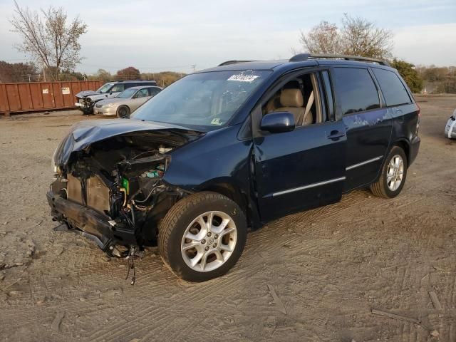 2005 Toyota Sienna XLE