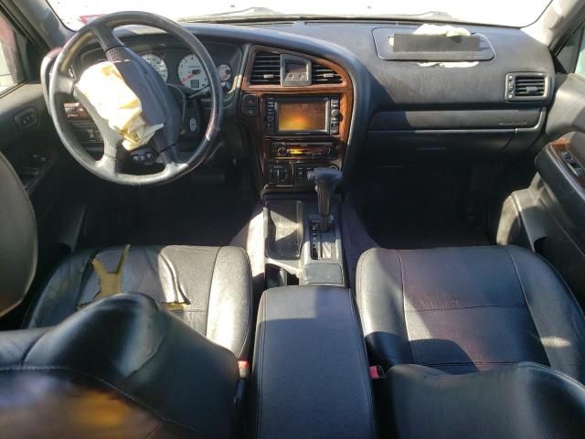 2001 Nissan Pathfinder LE