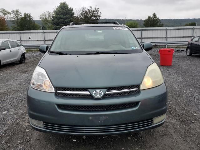 2004 Toyota Sienna XLE