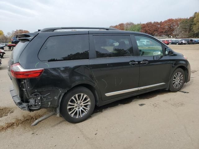 2020 Toyota Sienna XLE