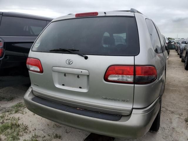 2001 Toyota Sienna LE