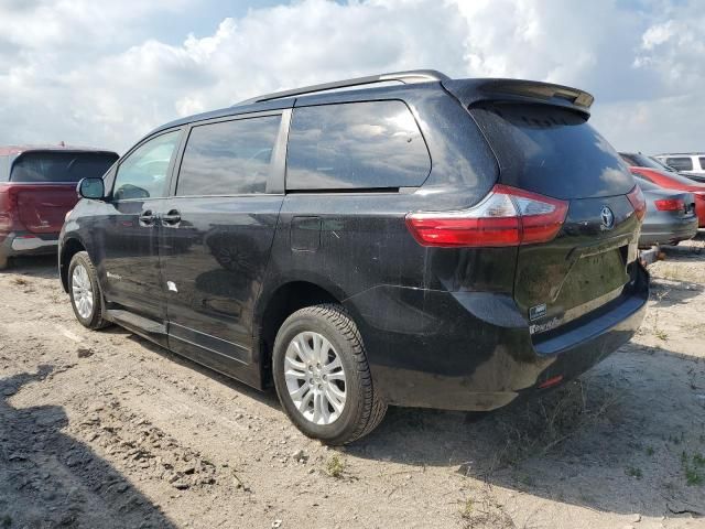 2015 Toyota Sienna LE