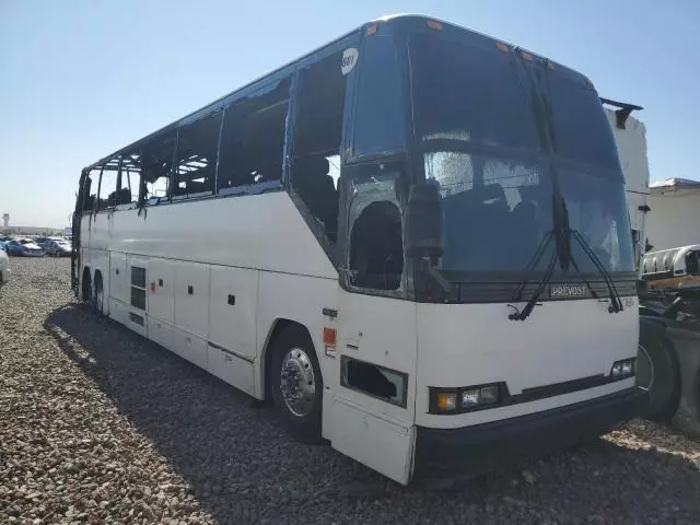 2001 Prevost Bus