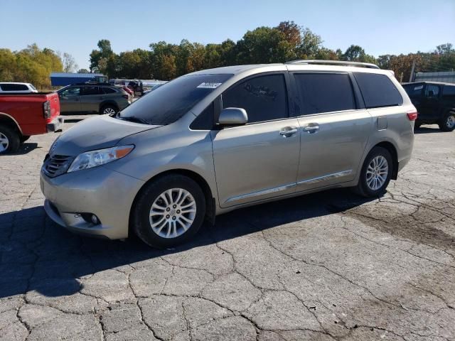 2017 Toyota Sienna XLE