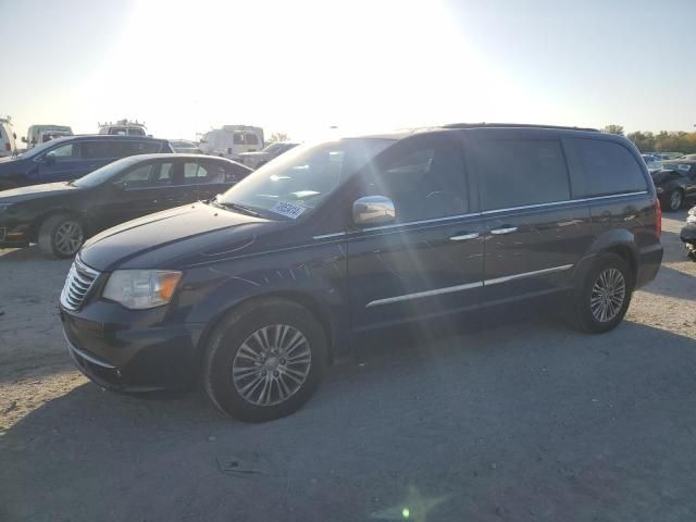 2013 Chrysler Town & Country Touring L