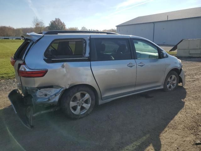 2020 Toyota Sienna LE