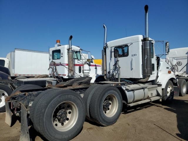 2004 Kenworth Construction T800