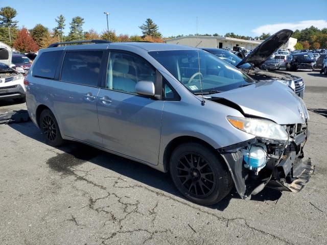 2014 Toyota Sienna LE