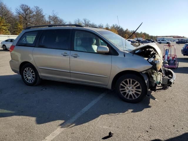 2010 Toyota Sienna XLE