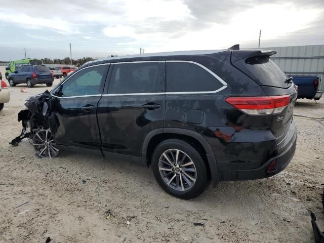 2019 Toyota Highlander SE