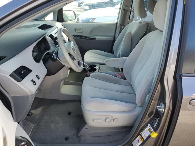 2014 Toyota Sienna LE