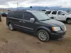 2015 Chrysler Town & Country Touring L