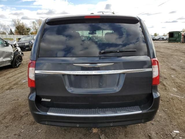 2014 Chrysler Town & Country Touring L