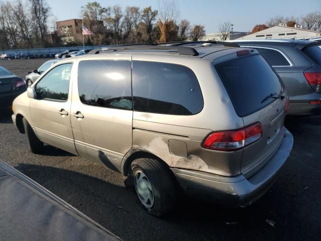 2002 Toyota Sienna LE