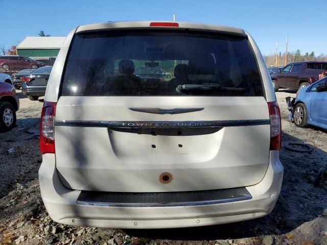 2013 Chrysler Town & Country Touring L