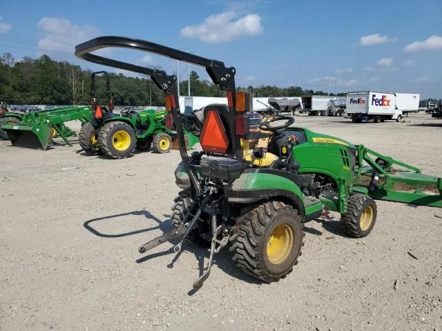 2019 John Deere 1025R