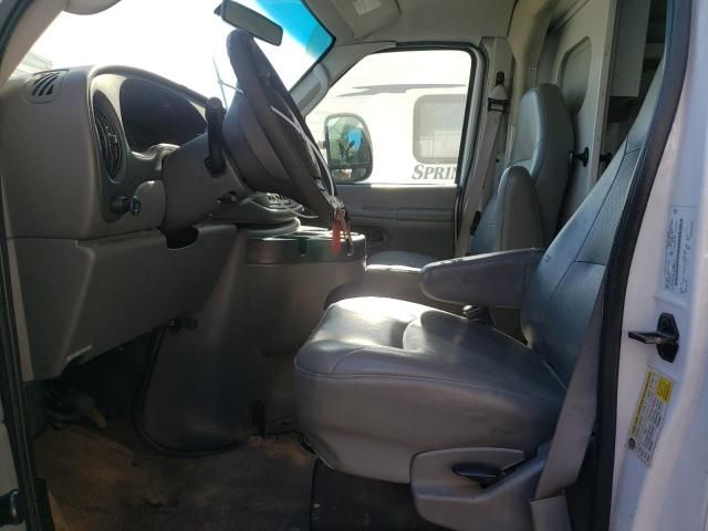 2006 Ford Econoline E350 Super Duty Cutaway Van