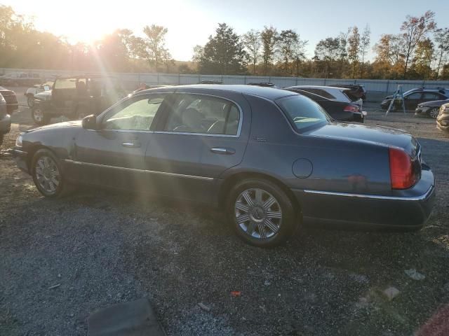 2005 Lincoln Town Car Signature Limited