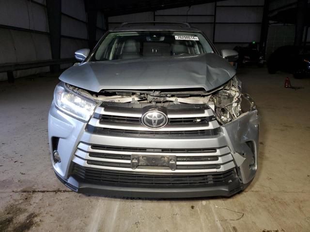 2017 Toyota Highlander SE