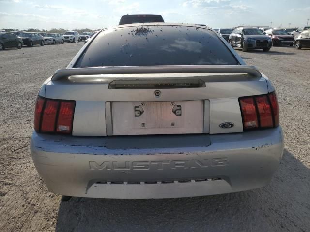 2000 Ford Mustang