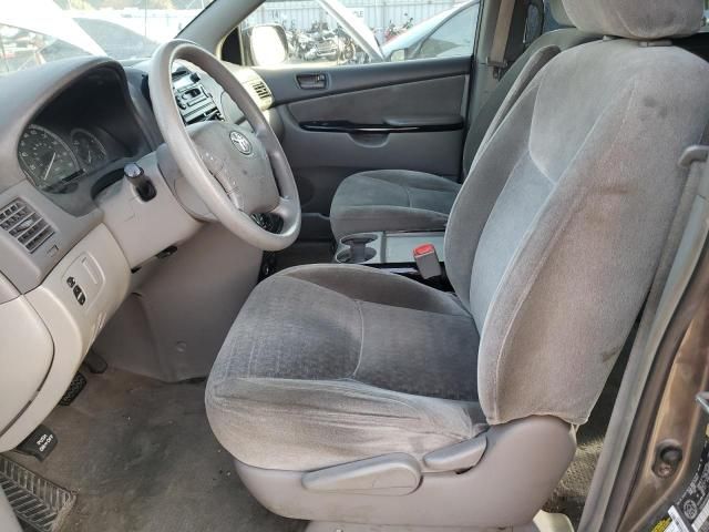 2005 Toyota Sienna CE