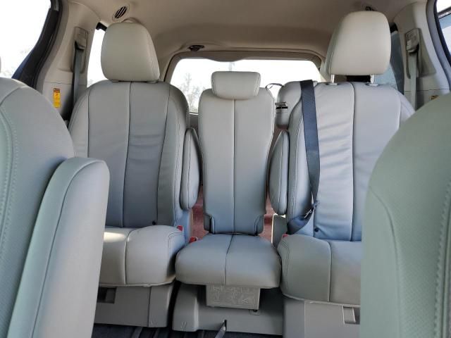 2014 Toyota Sienna XLE