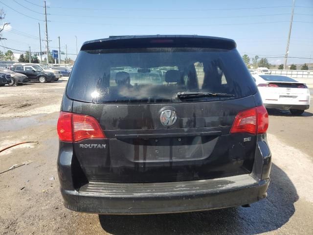 2011 Volkswagen Routan SE