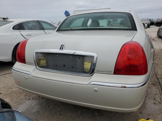 2004 Lincoln Town Car Executive